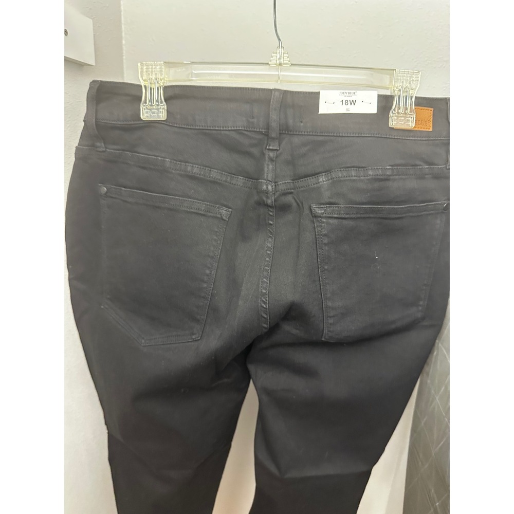 Judy Blue Black Mid Rise Slim Fit Distressed Jeans 18W New NWT - Picture 4 of 5